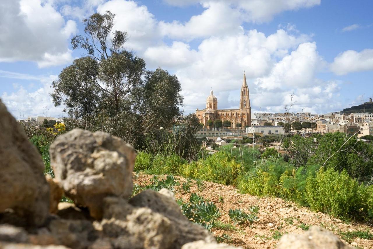 Getawaynpetto Private Duplex Maisonette With Jacuzzi Hot Tub Mgarr Eksteriør bilde