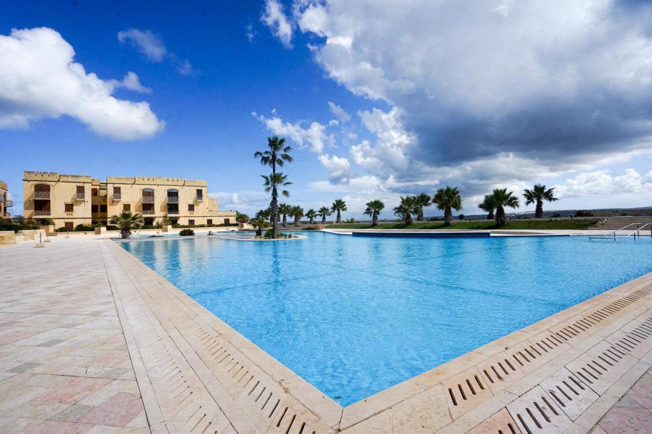 Getawaynpetto Private Duplex Maisonette With Jacuzzi Hot Tub Mgarr Eksteriør bilde