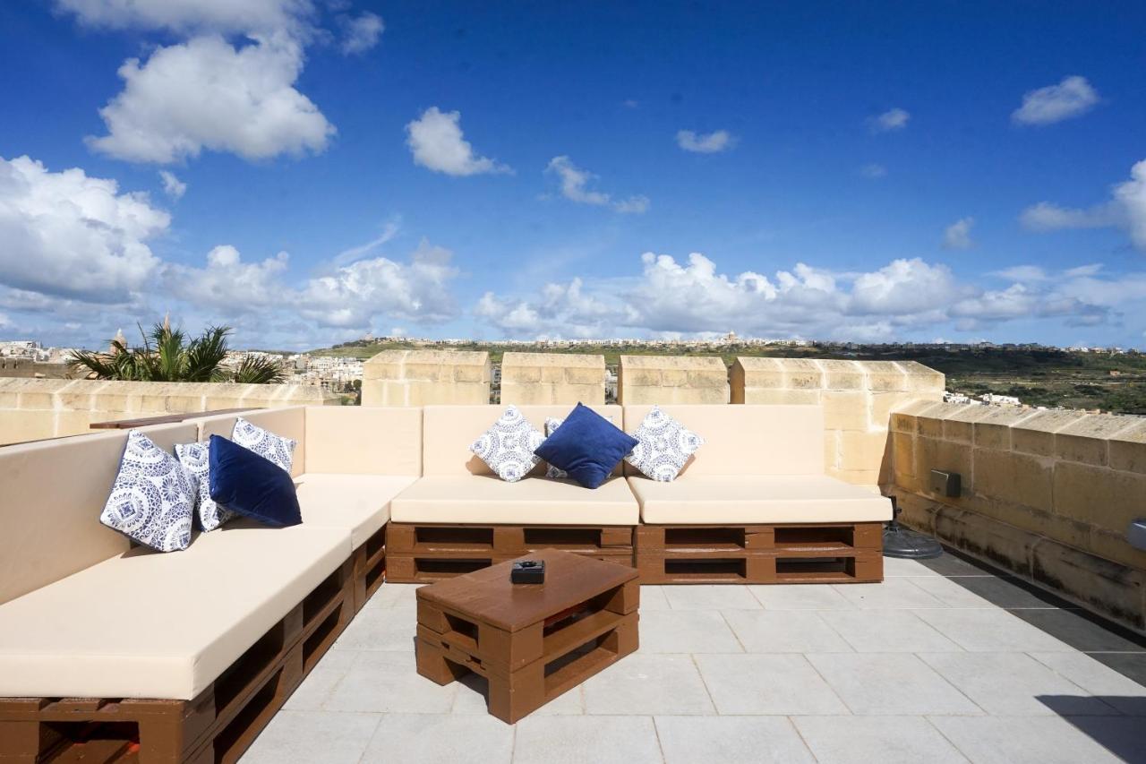 Getawaynpetto Private Duplex Maisonette With Jacuzzi Hot Tub Mgarr Eksteriør bilde
