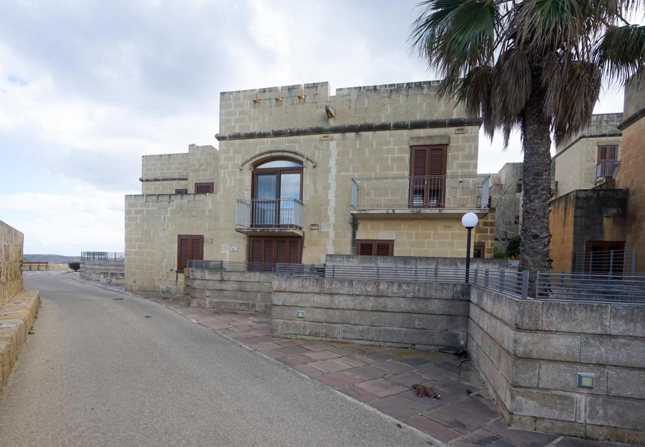 Getawaynpetto Private Duplex Maisonette With Jacuzzi Hot Tub Mgarr Eksteriør bilde