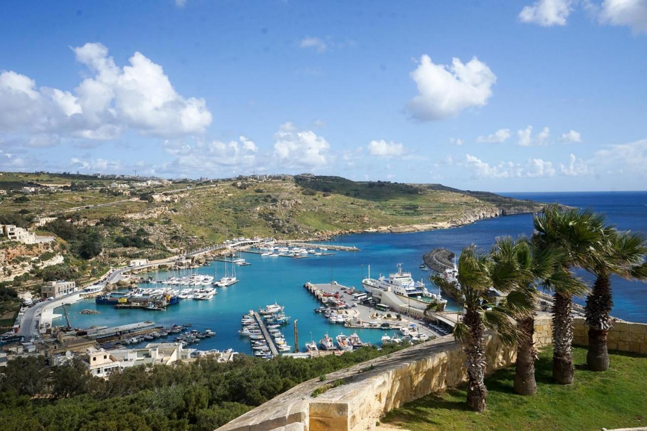 Getawaynpetto Private Duplex Maisonette With Jacuzzi Hot Tub Mgarr Eksteriør bilde