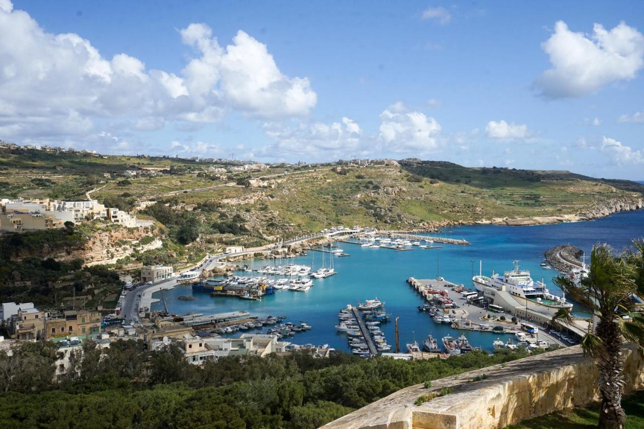 Getawaynpetto Private Duplex Maisonette With Jacuzzi Hot Tub Mgarr Eksteriør bilde