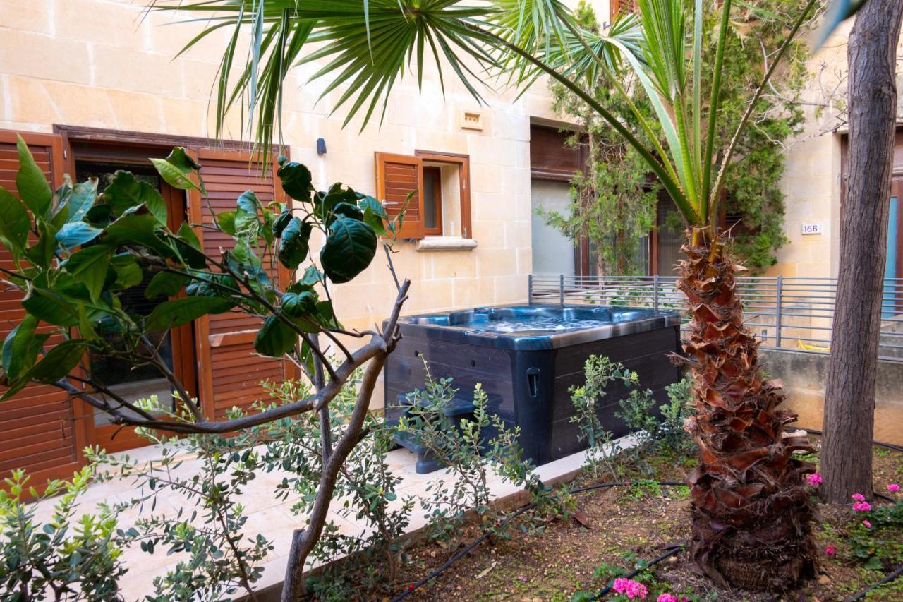 Getawaynpetto Private Duplex Maisonette With Jacuzzi Hot Tub Mgarr Eksteriør bilde