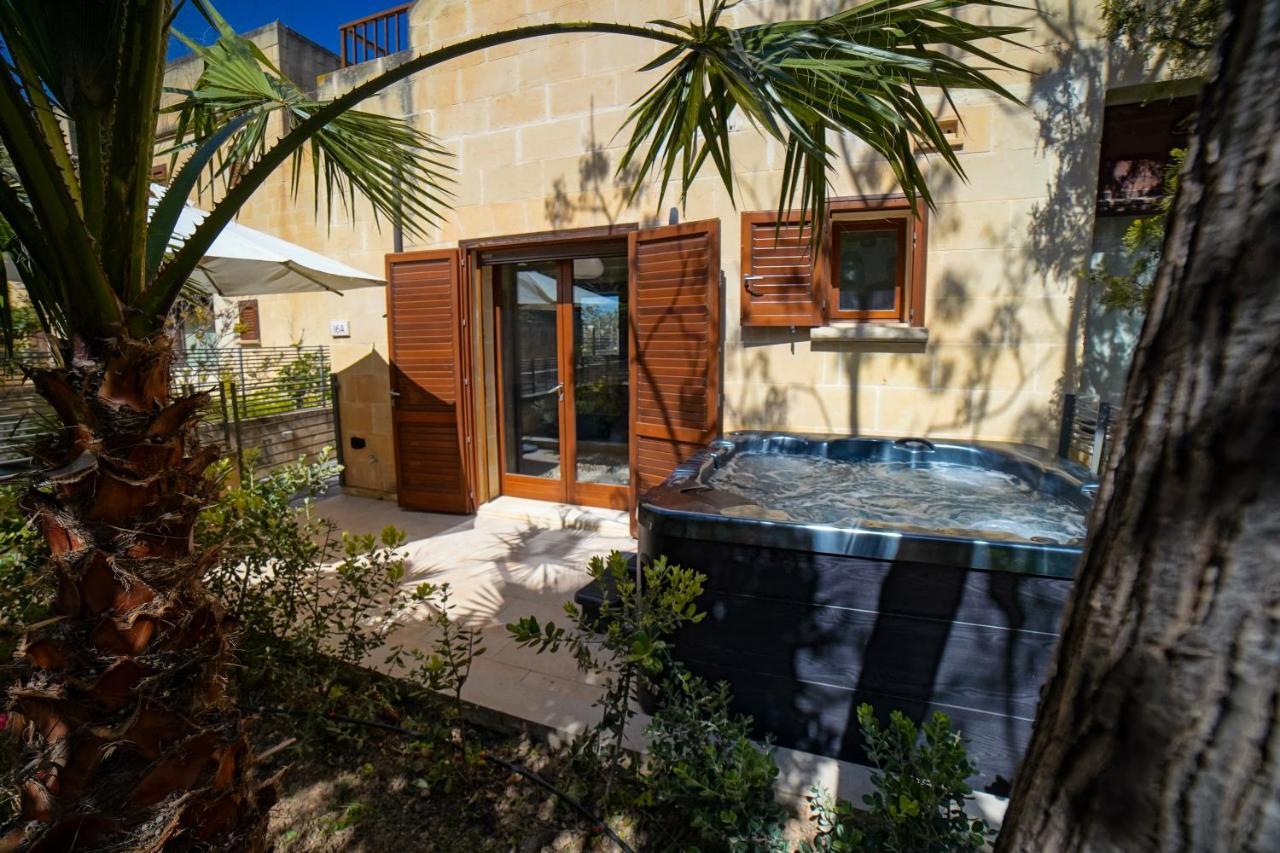 Getawaynpetto Private Duplex Maisonette With Jacuzzi Hot Tub Mgarr Eksteriør bilde