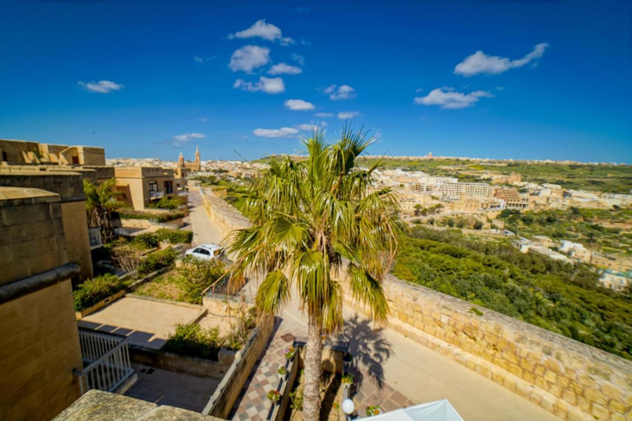 Getawaynpetto Private Duplex Maisonette With Jacuzzi Hot Tub Mgarr Eksteriør bilde